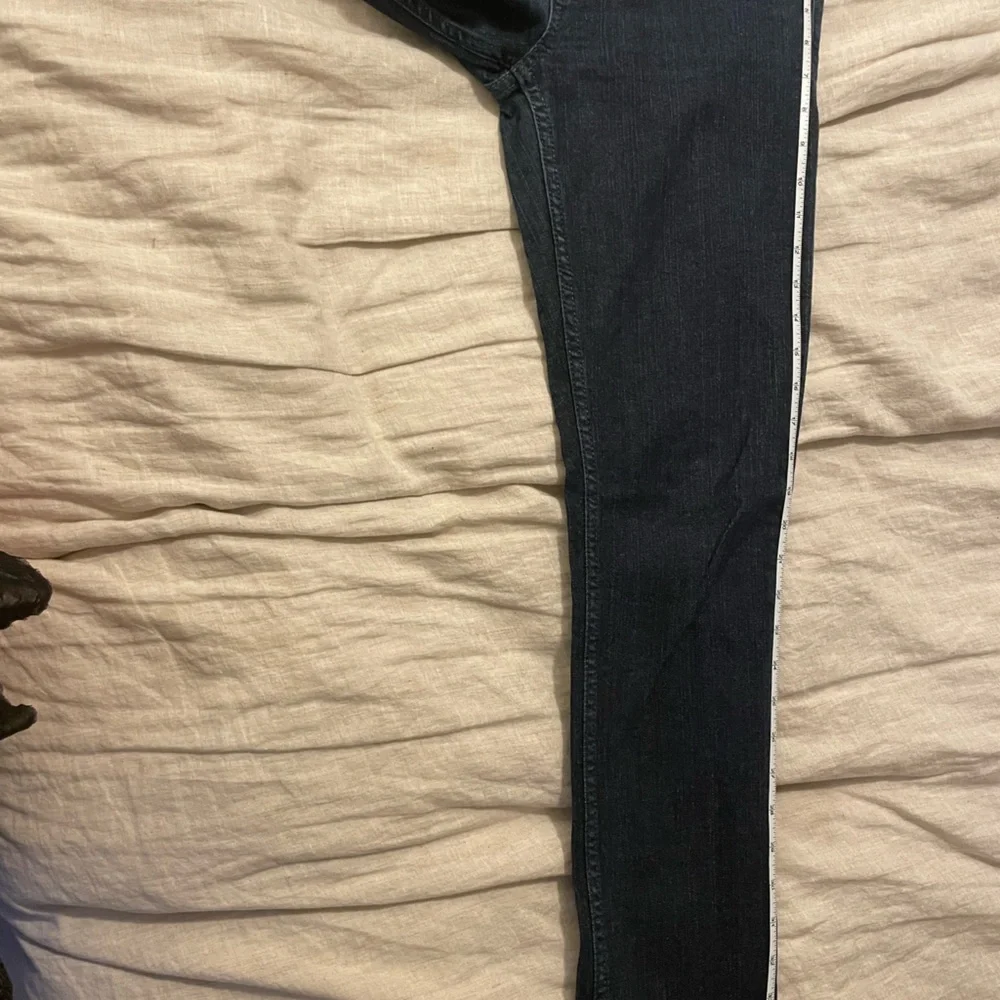 NWOT   Guess Dark Blue Los Angeles FOxY Skinny Jeans.    size 28 - Picture 8 of 8